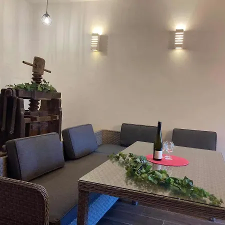 Prazdninovy Dum Na Palave S Vinnym Sklepem Milovice  Exterior photo